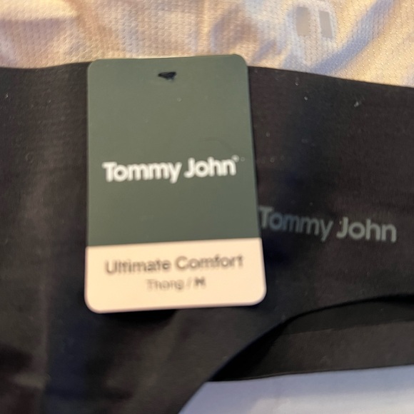Tommy John Women's Thongs - Picture 2 of 3
